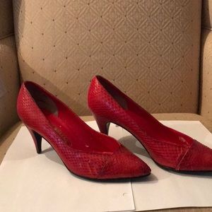 Genuine snakeskin pumps